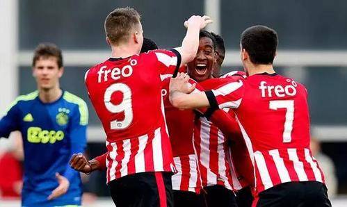 他不仅多次 他不仅多次