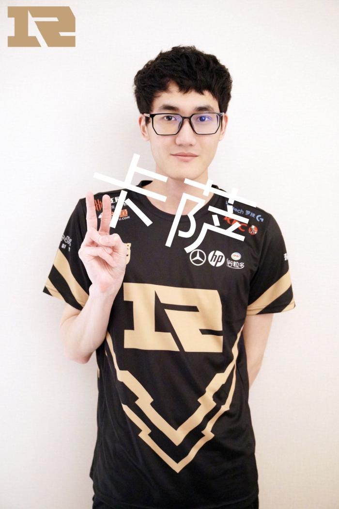 尤其在他们 尤其在他们