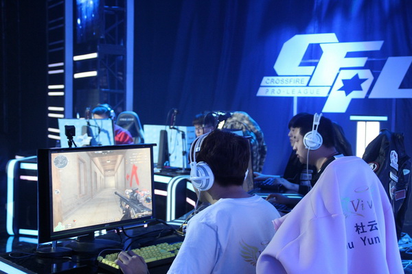 同时处以 同时处以